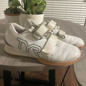 TYR white lifters